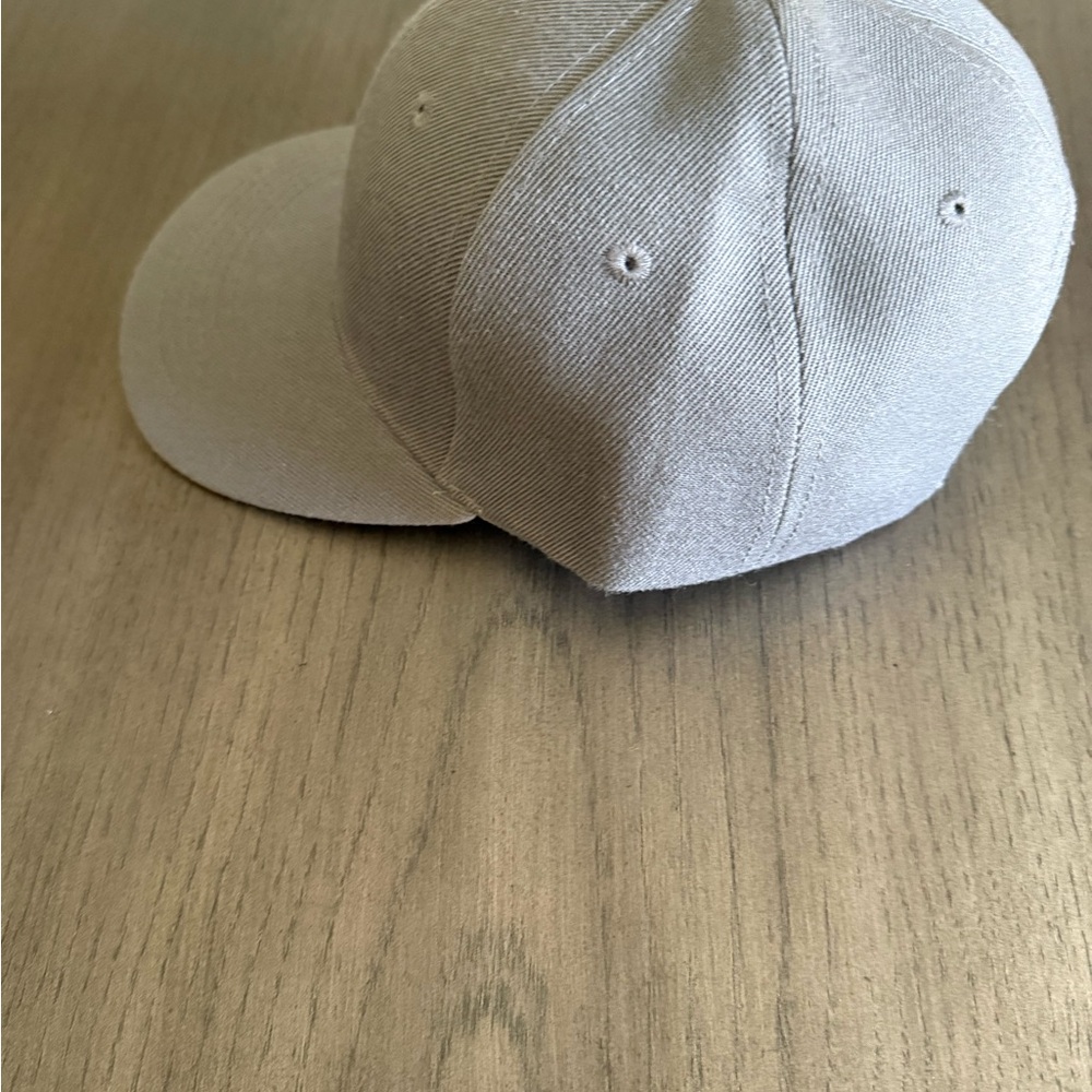 Gray Cap - Picture 3 of 5